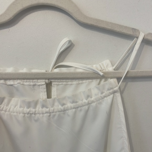 Cute tiered mini. - Picture 2 of 10